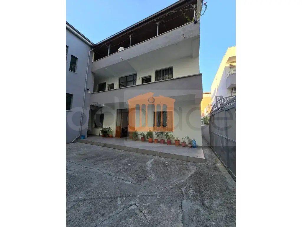 Pasuri të palujtshme komerciale 409 m²