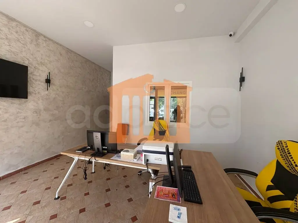 Pasuri të palujtshme komerciale 32 m² 1 kati