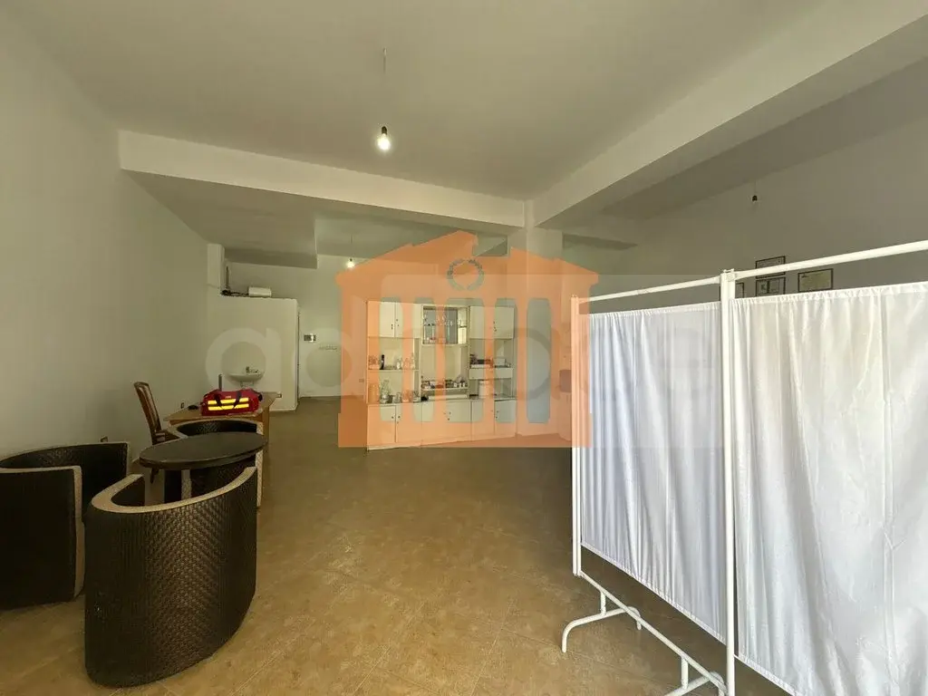 Pasuri të patundshme komerciale 77 m² 1 kati