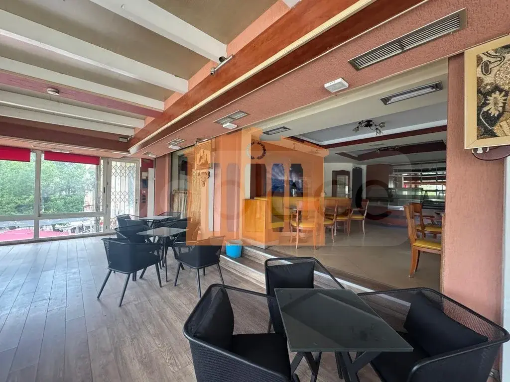 Pasuri të patundshme komerciale 170 m² 1 kati