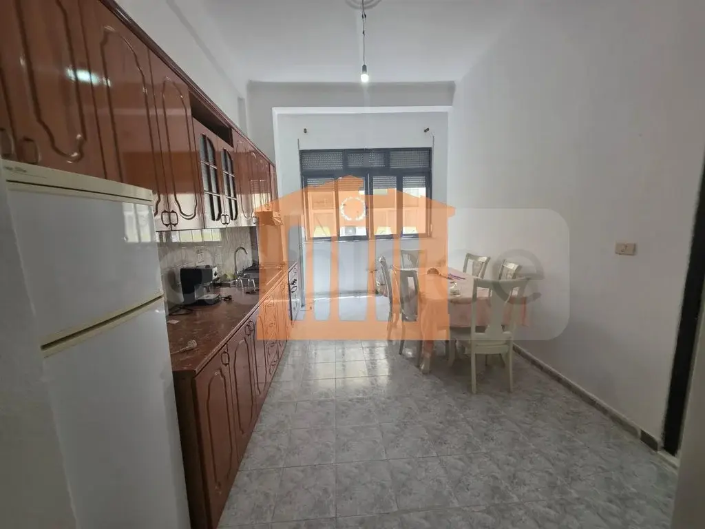 Apartament 1+2 dhoma 80 m² 1 kati
