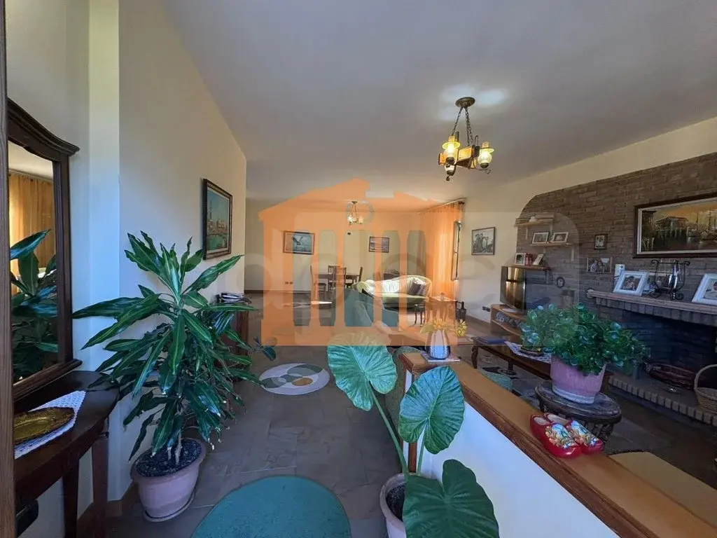 Vilë 502 m² 1 kati