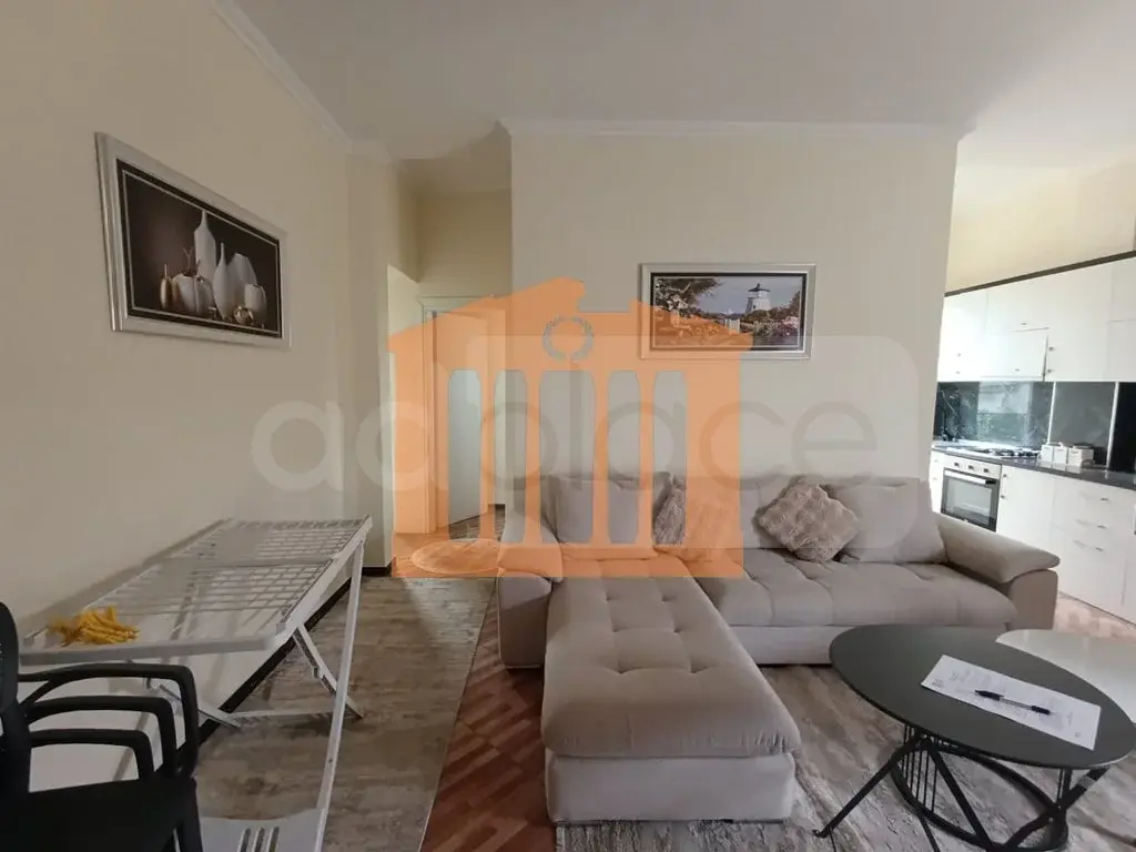 Apartament 1+3 dhoma 100 m² 1 kati