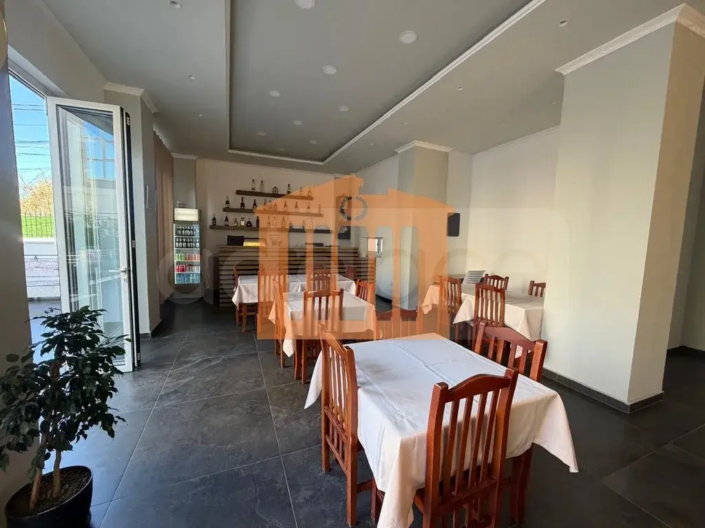 Pasuri të patundshme komerciale 1100 m² 5 kati