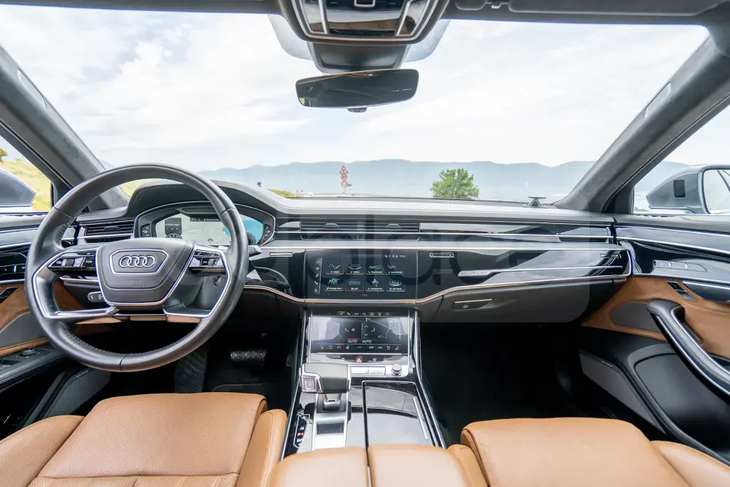 Audi A8 D5 2021