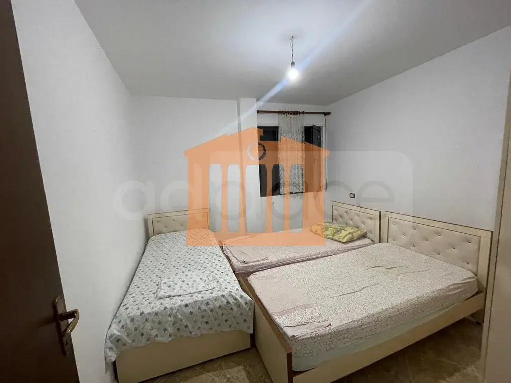 Vilë 450 m²