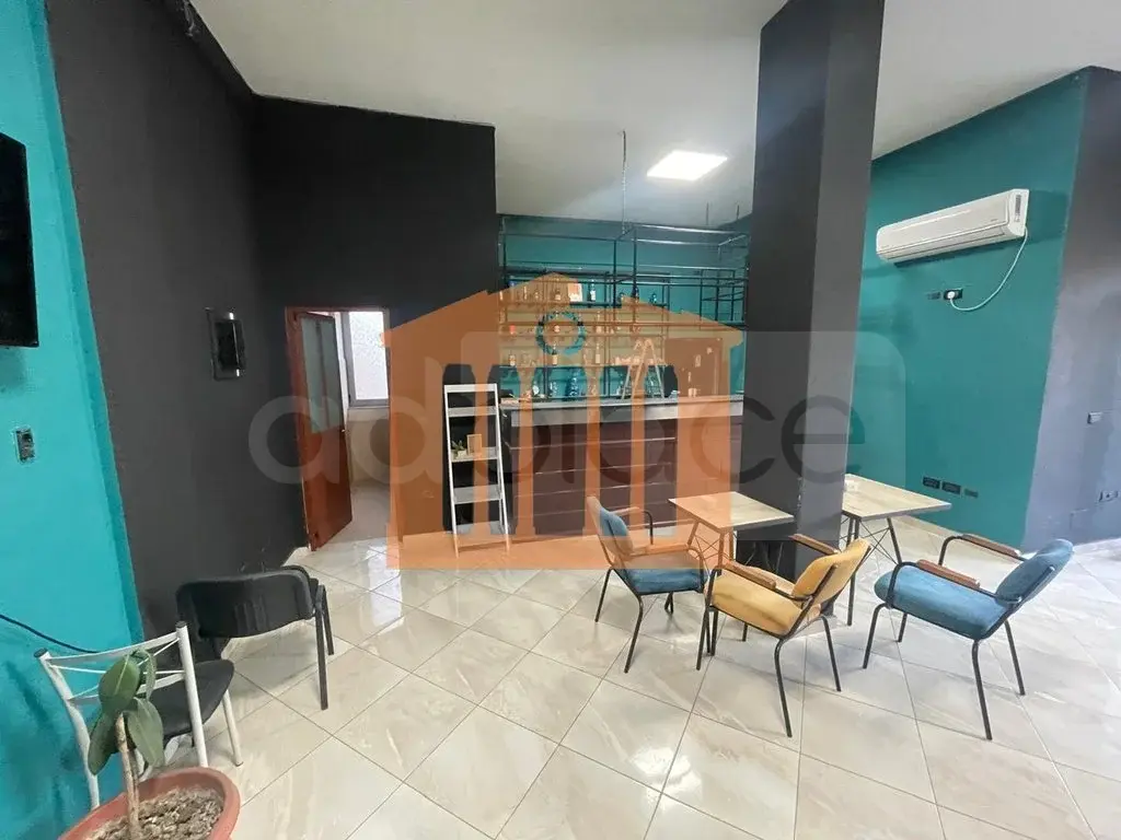 Pasuri të patundshme komerciale 80 m² 1 kati