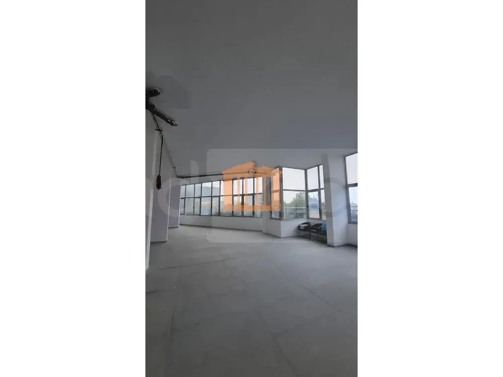 Pasuri të patundshme komerciale 400 m² 2 kati
