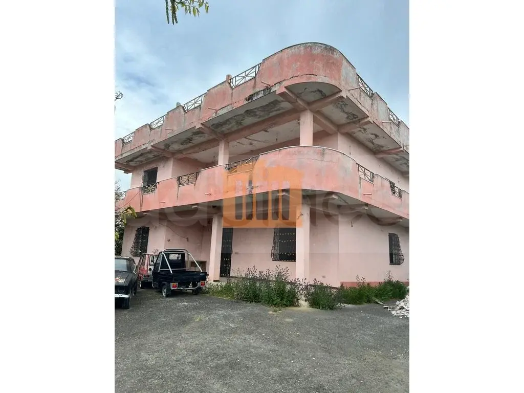 Vilë 450 m² 2 kati