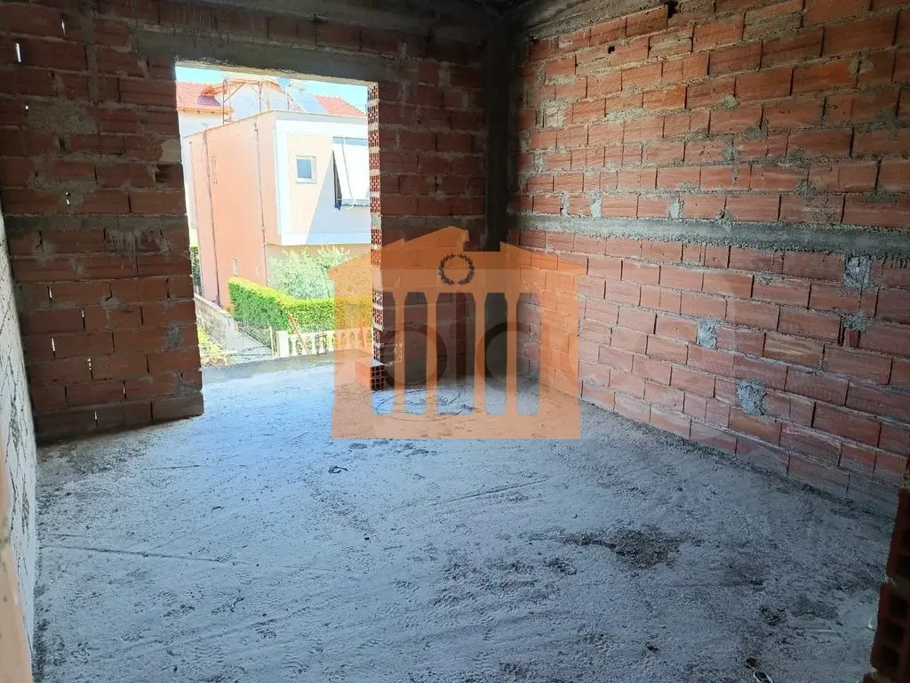 Vilë 220 m² 1 kati