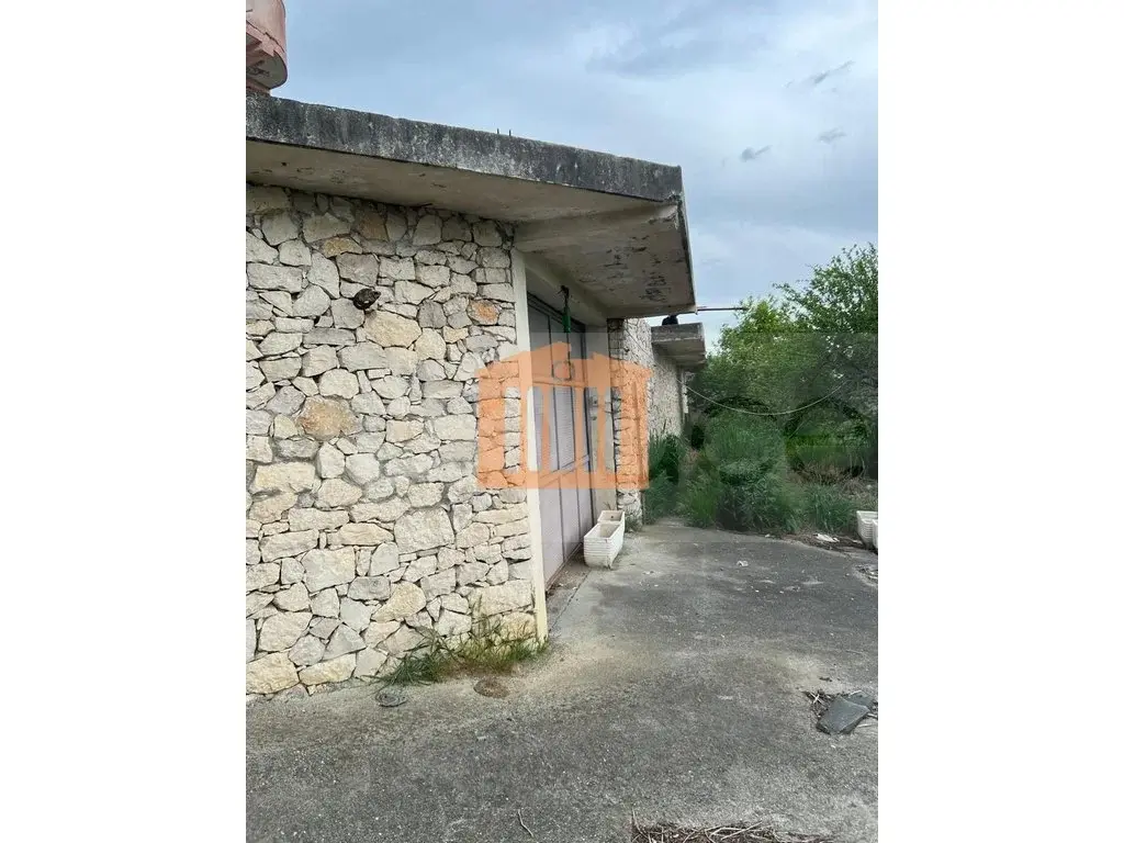 Vilë 450 m² 2 kati