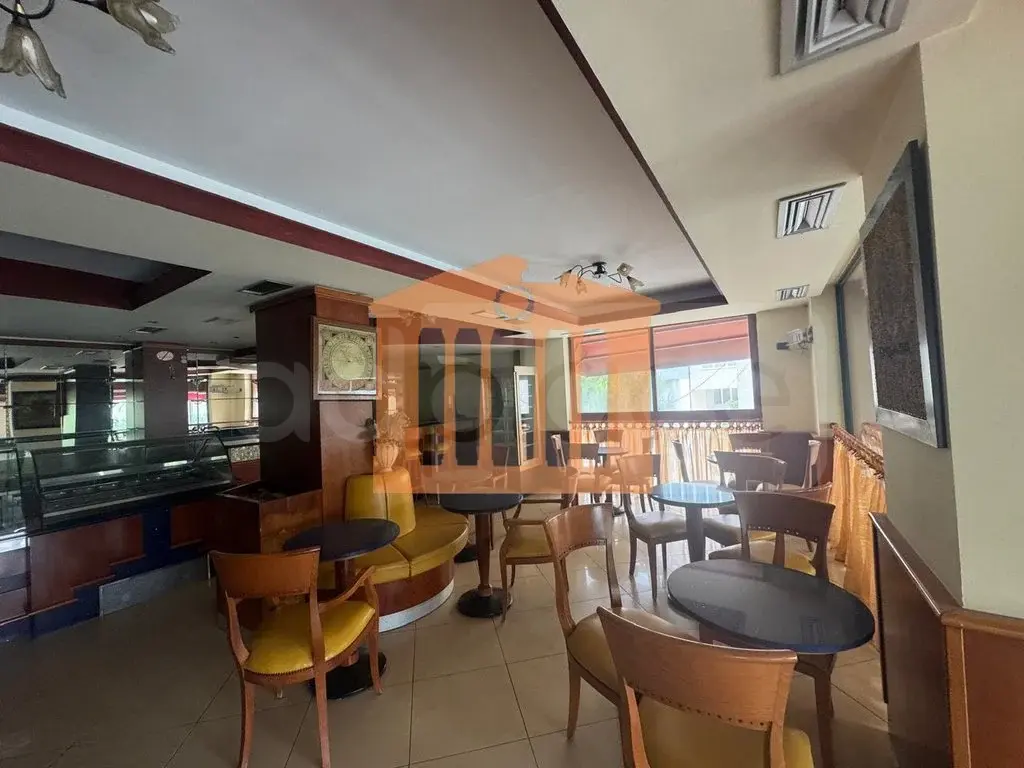 Pasuri të patundshme komerciale 170 m² 1 kati