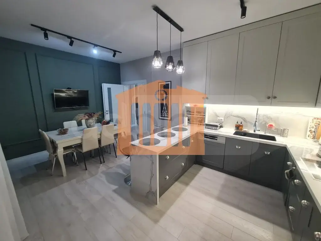 Vilë 302 m² 2 kati
