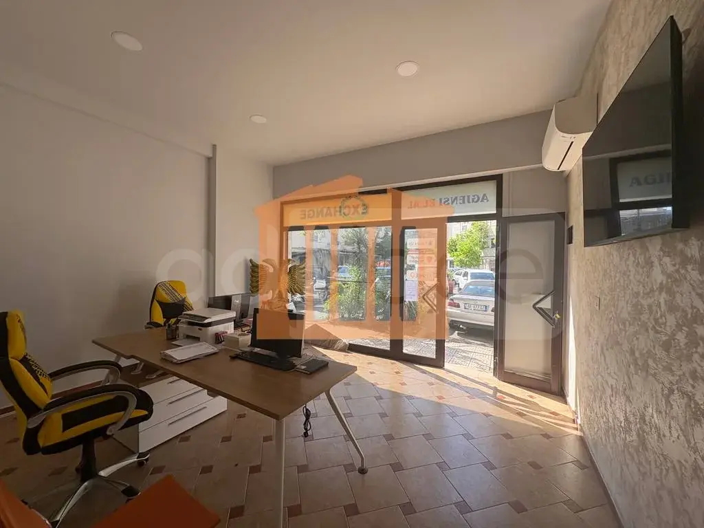 Pasuri të palujtshme komerciale 32 m² 1 kati