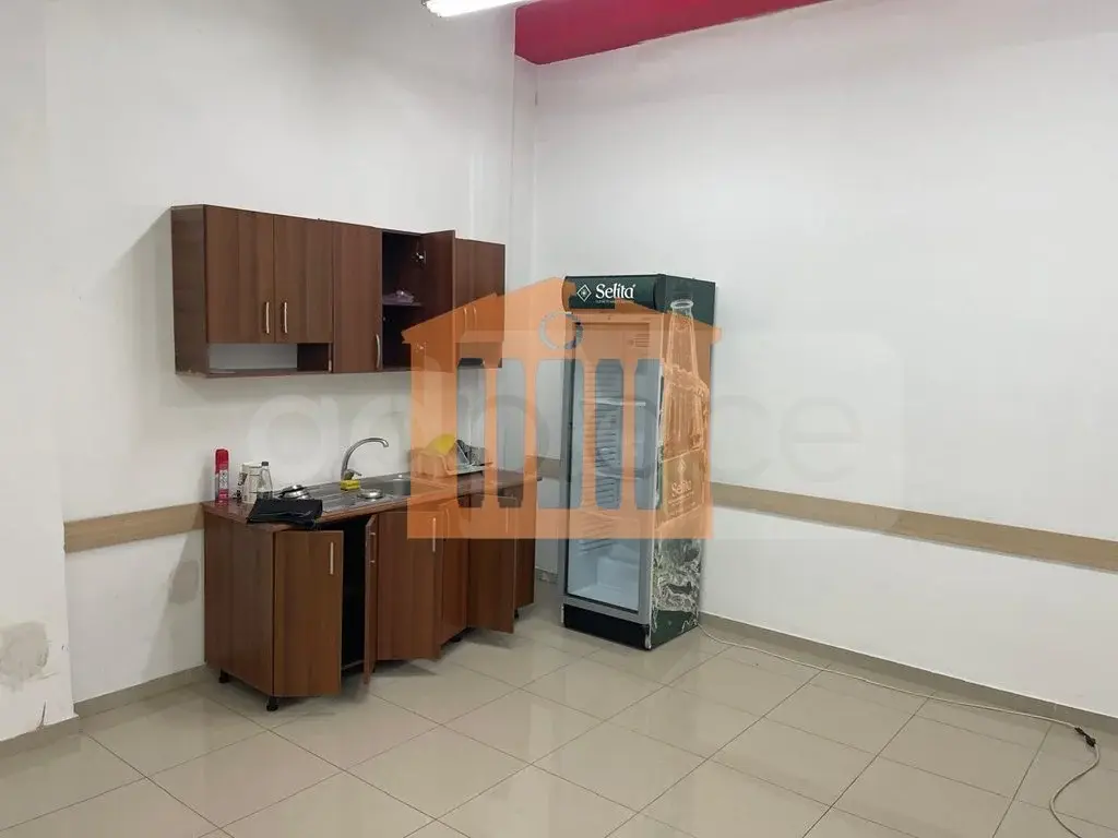 Pasuri të patundshme komerciale 240 m² 1 kati
