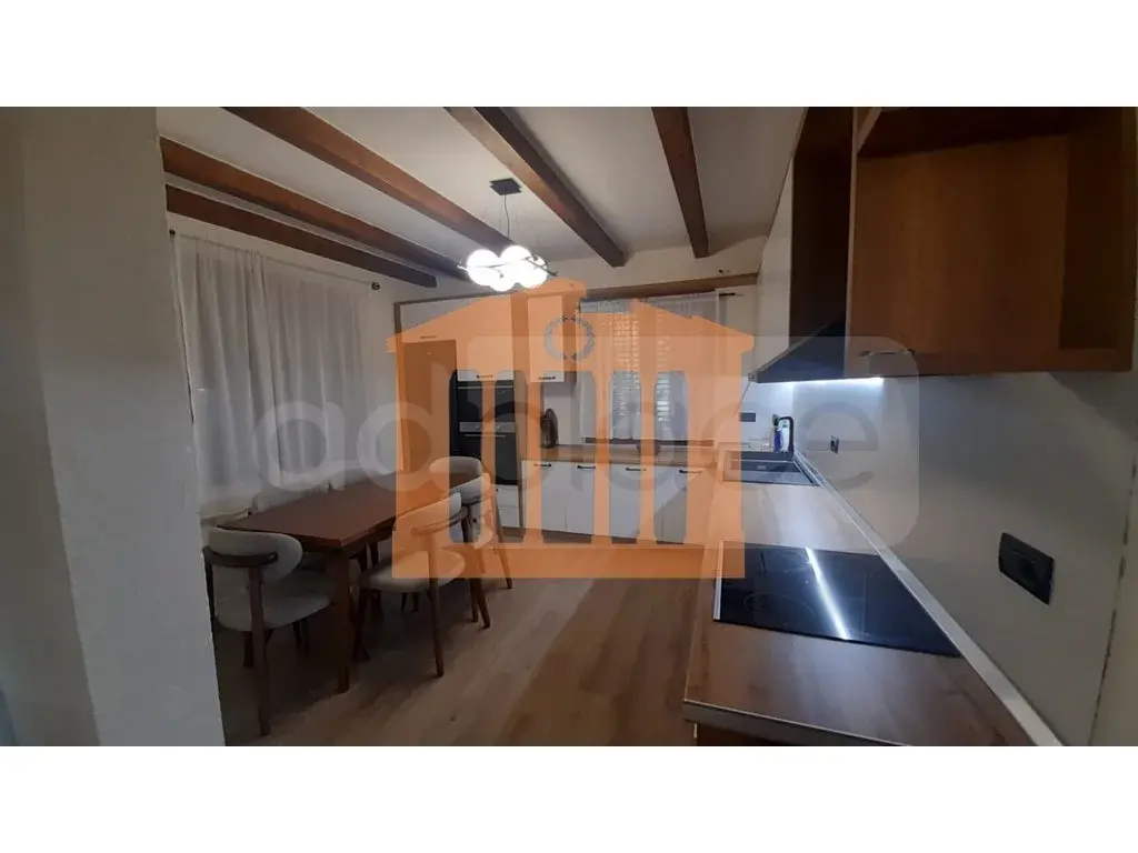 Vilë 200 m²