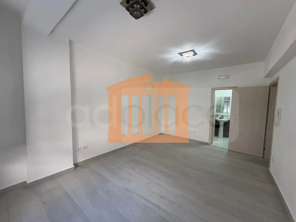 Pasuri të patundshme komerciale 80 m² 1 kati