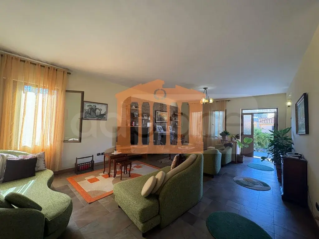 Vilë 502 m² 1 kati