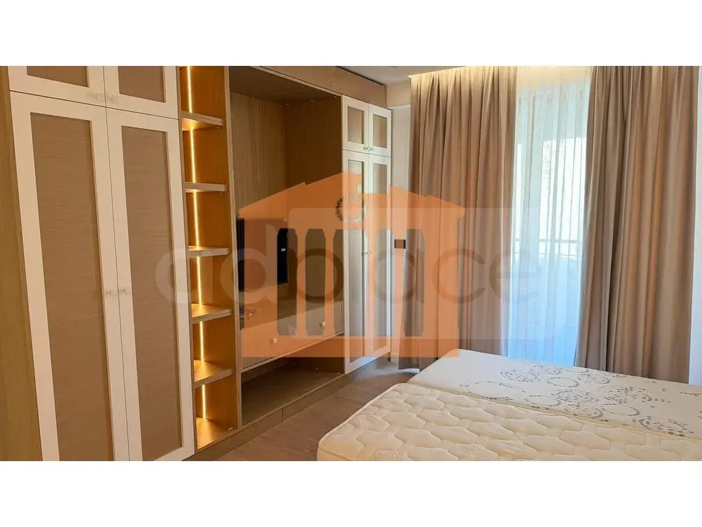 Apartment 1+2 rooms 98 m² 4 floor