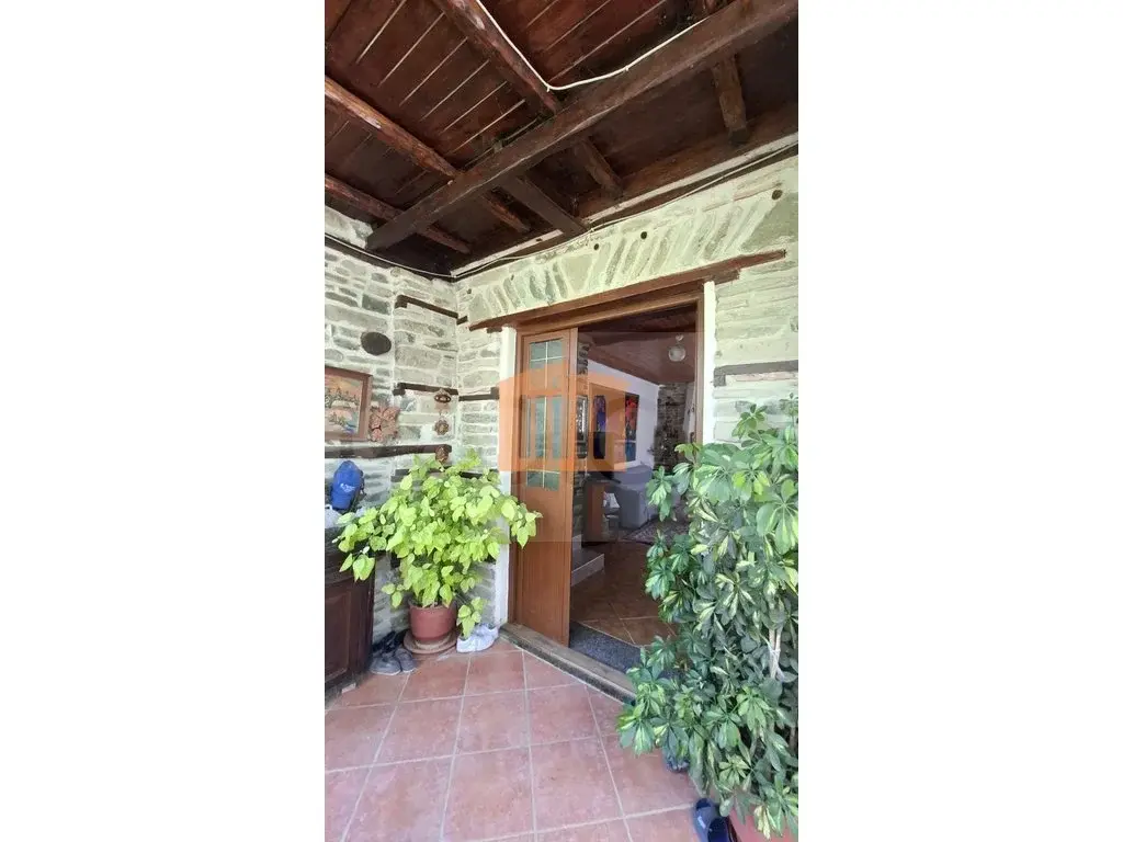Vilë 930 m² 1 kati