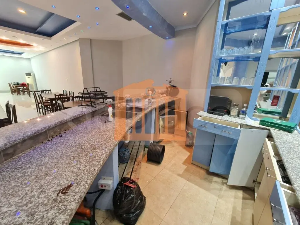 Pasuri të patundshme komerciale 200 m² 1 kati