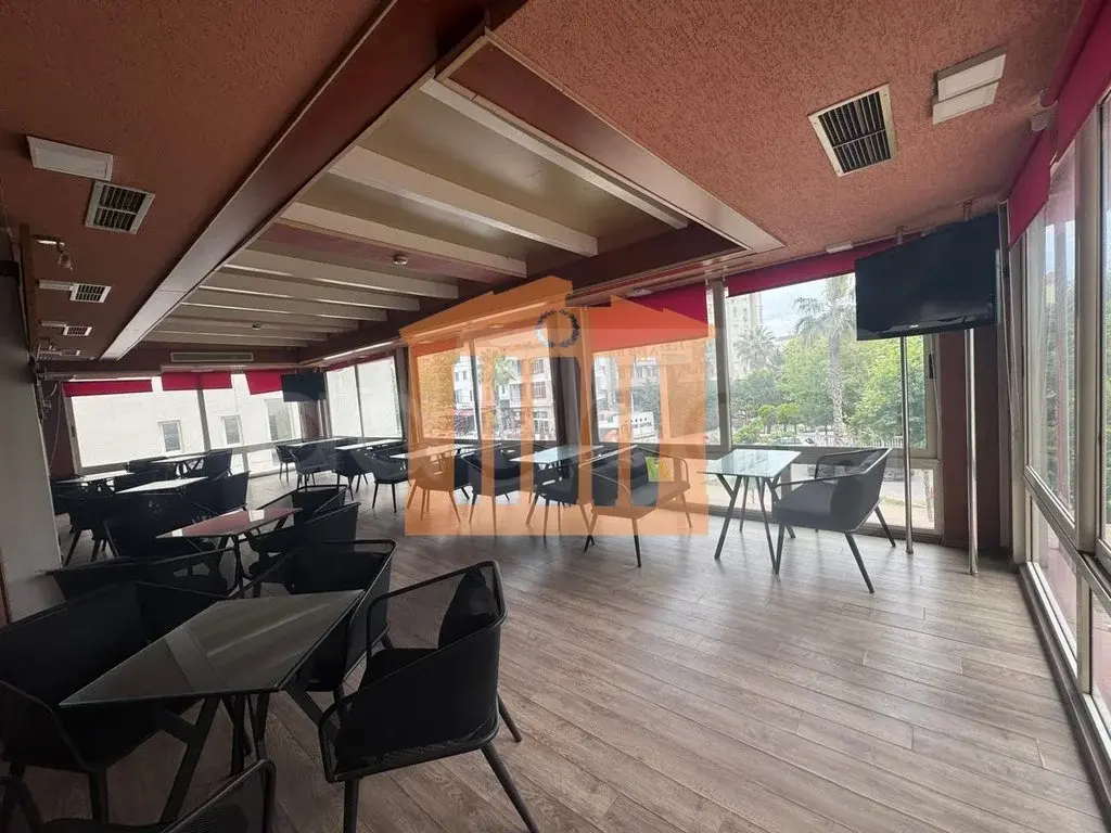 Pasuri të patundshme komerciale 170 m² 1 kati
