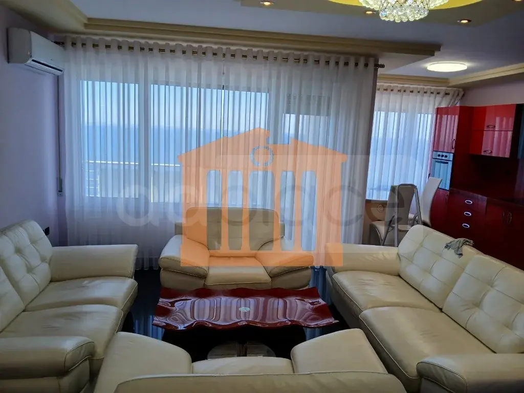 Apartament 1+3 dhoma 60 m² 3 kati