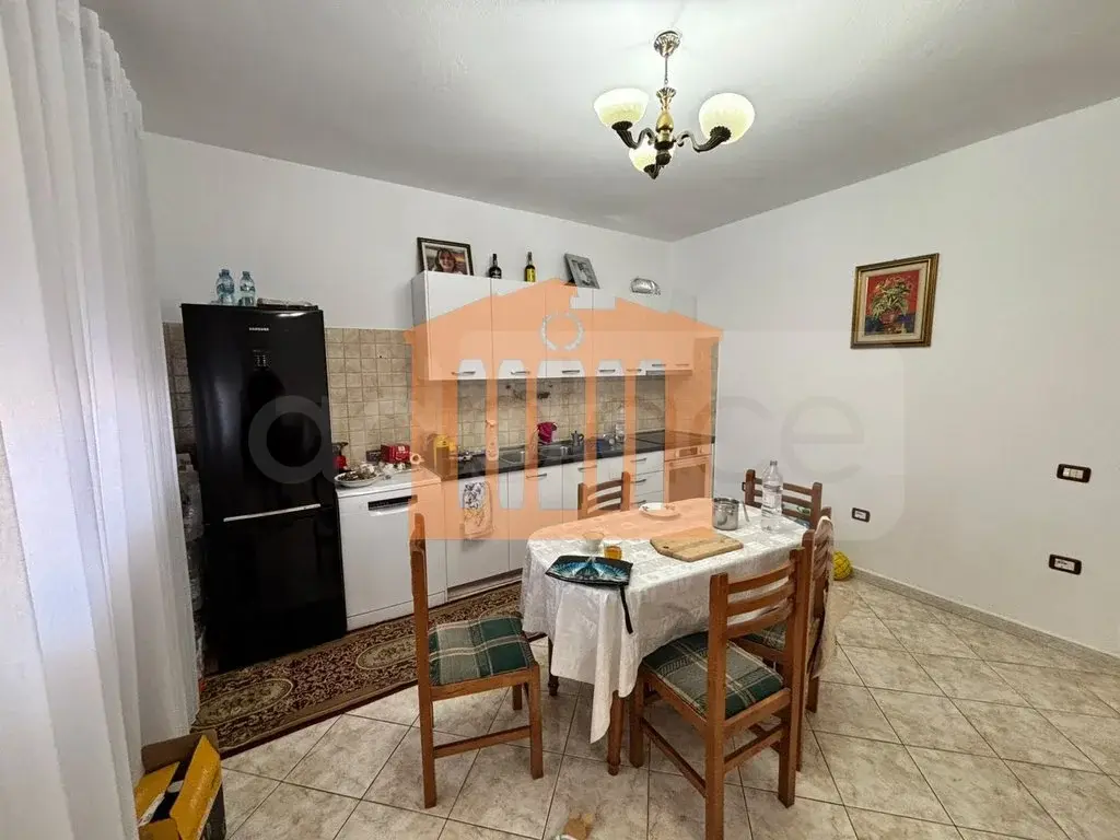 Apartament 1+2 dhoma 120 m² 3 kati