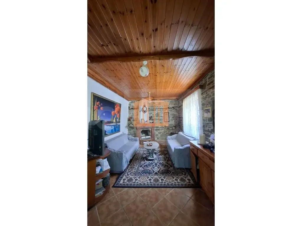 Vilë 930 m² 1 kati