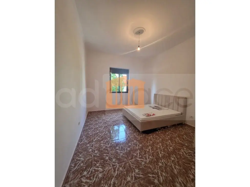 Apartament 1+2 dhoma 80 m² 1 kati