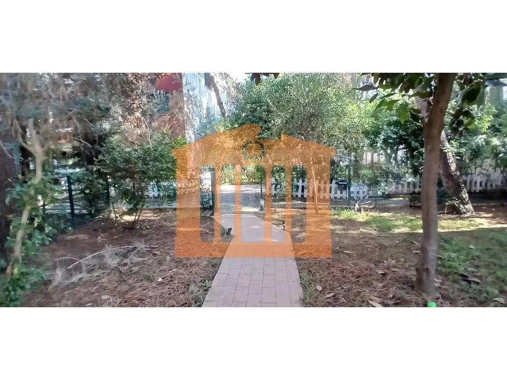 Vilë 200 m²