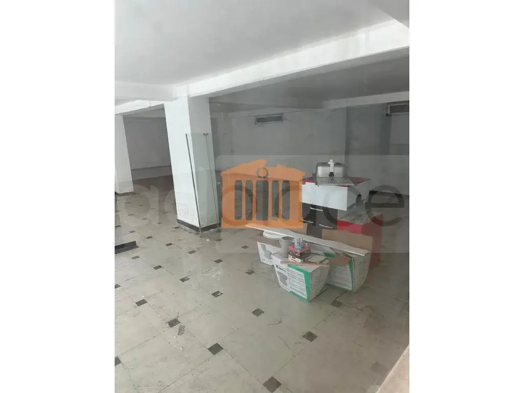 Pasuri të patundshme komerciale 180 m²
