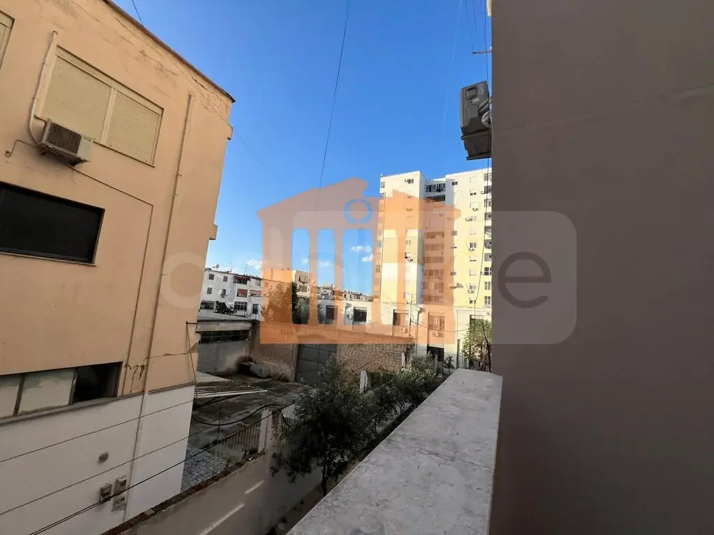 Apartament 1+2 dhoma 130 m² 1 kati