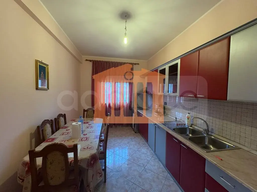 Apartament 1+3 dhoma 125 m² 2 kati