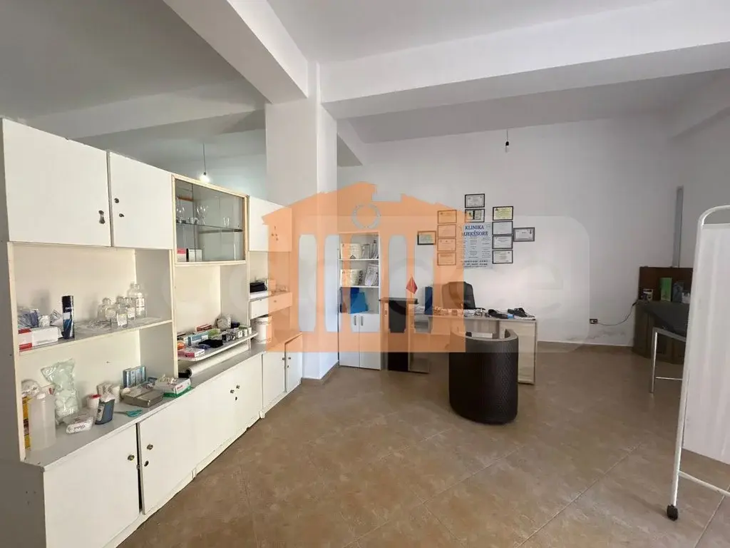 Pasuri të patundshme komerciale 77 m² 1 kati