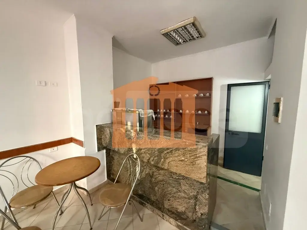 Pasuri të palujtshme komerciale 32 m² 1 kati