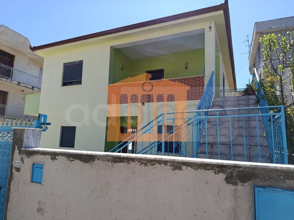 Vilë 186 m² 1, 2 kati
