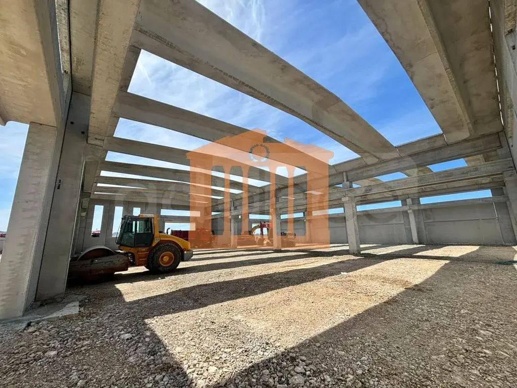 Pasuri të patundshme komerciale 1600 m²