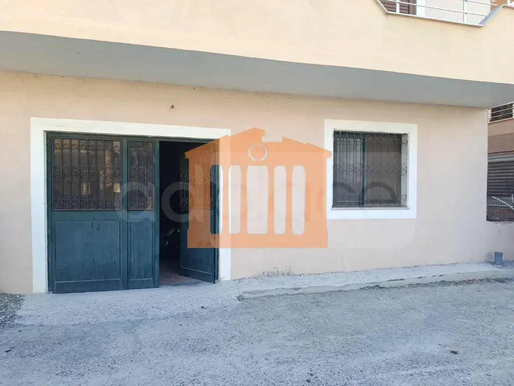Pasuri të patundshme komerciale 100 m²