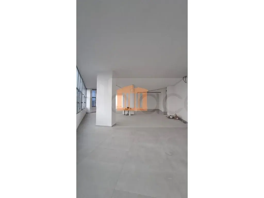 Pasuri të patundshme komerciale 400 m² 2 kati