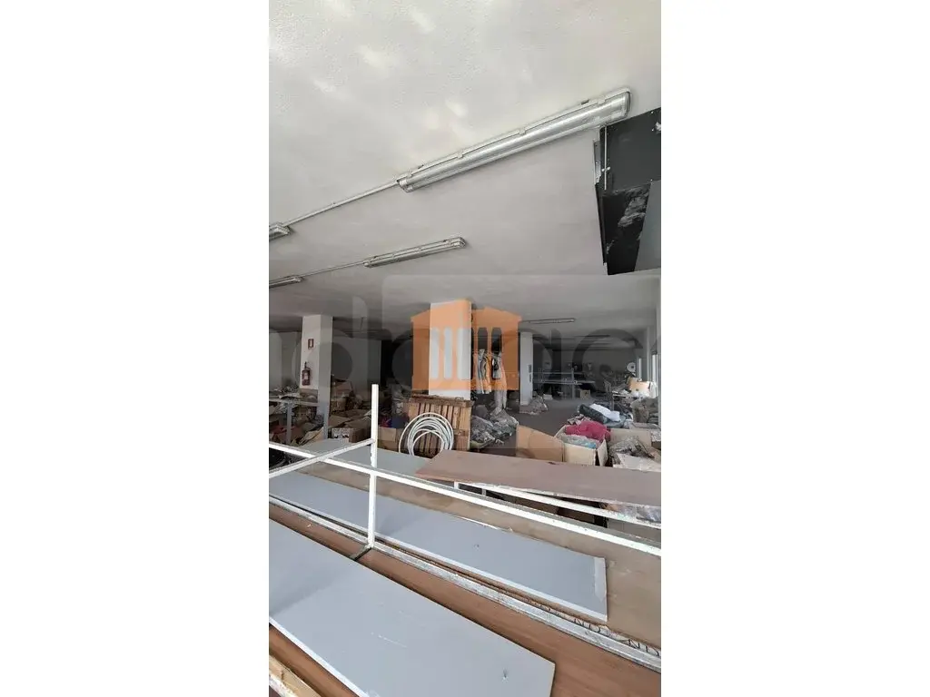 Pasuri të patundshme komerciale 1000 m² 3 kati