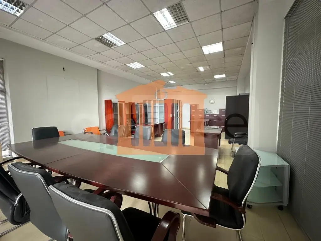 Pasuri të patundshme komerciale 128 m² 2 kati