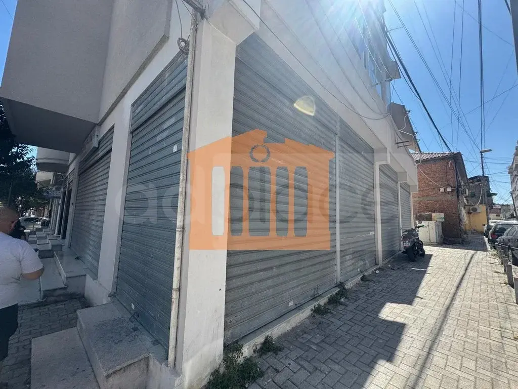 Pasuri të patundshme komerciale 100 m² 1 kati