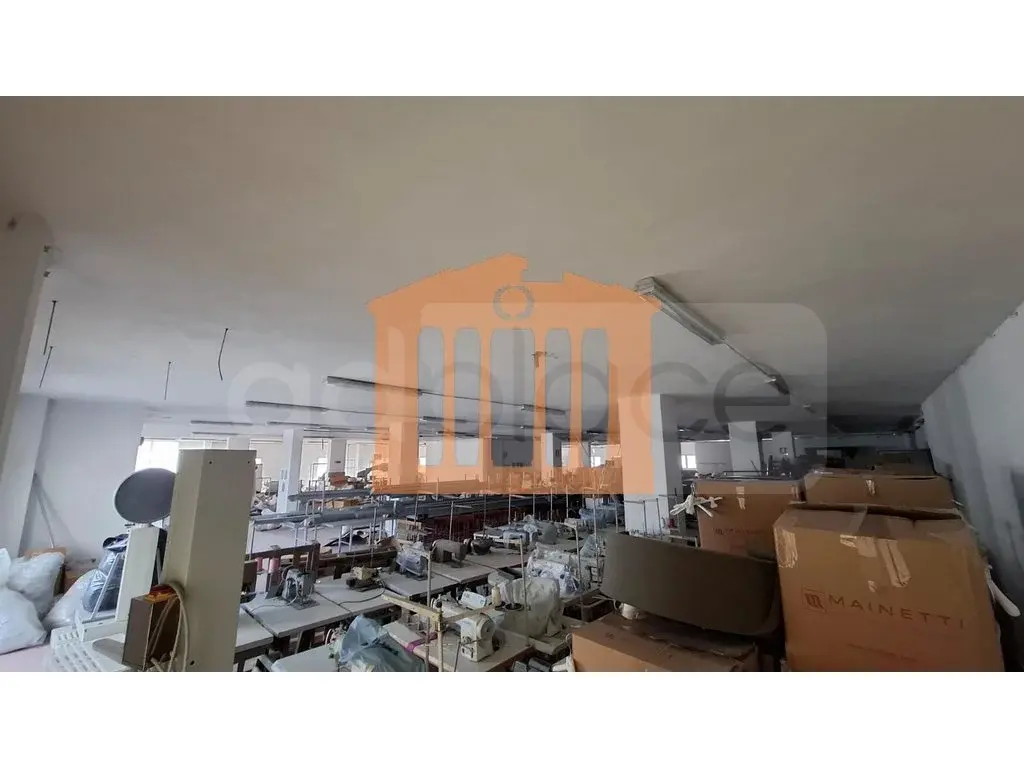 Pasuri të patundshme komerciale 1000 m² 3 kati