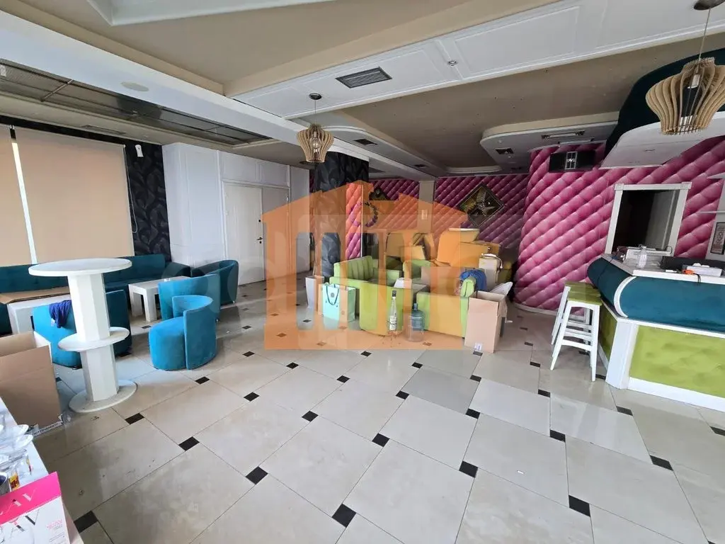 Pasuri të patundshme komerciale 143 m² 2 kati