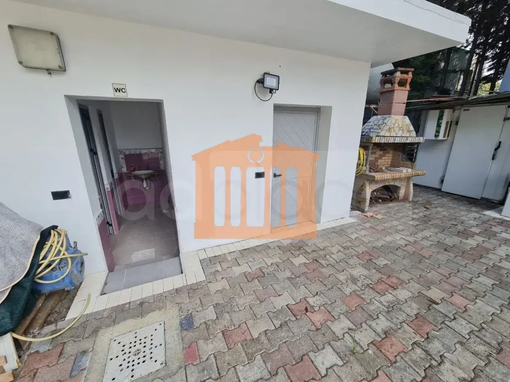 Pasuri të patundshme komerciale 200 m² 1 kati
