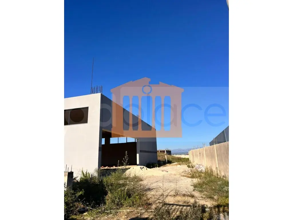 Pasuri të patundshme komerciale 650 m² 1 kati