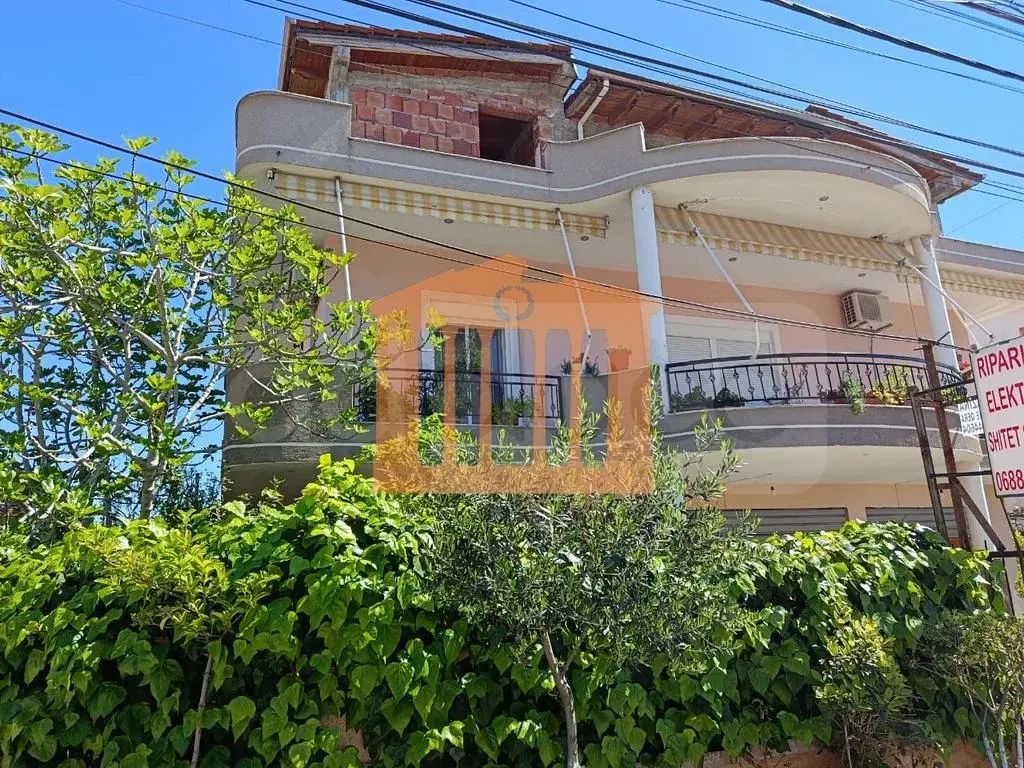 Vilë 480 m² 1, 2, 3 kati