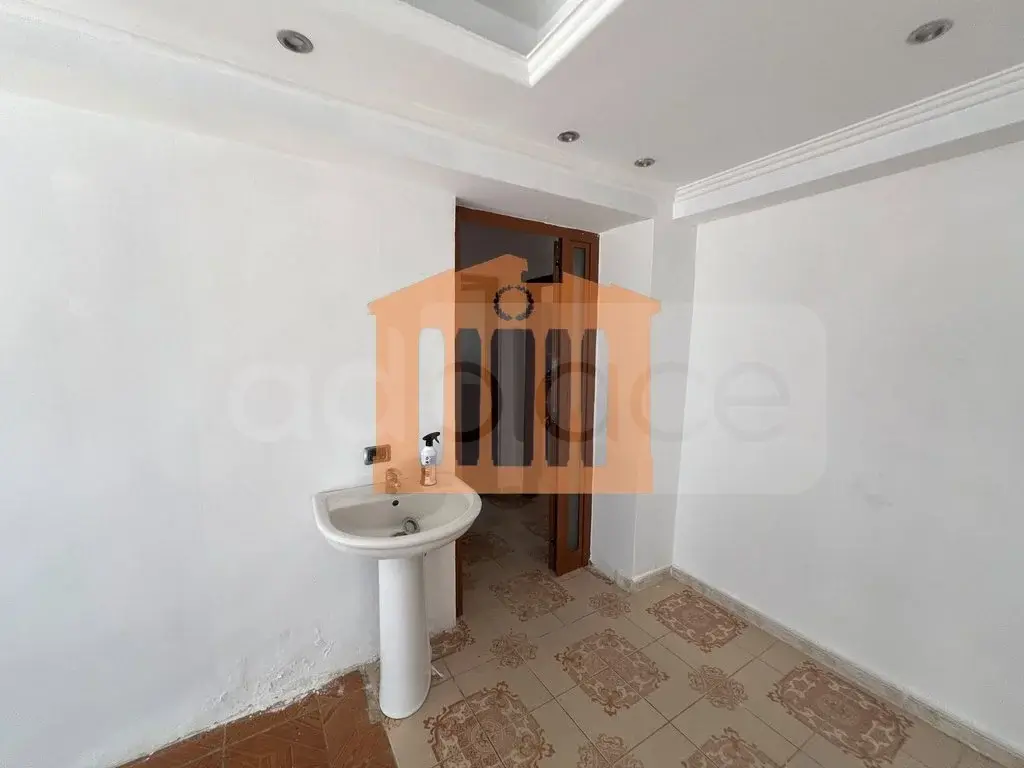 Pasuri të patundshme komerciale 100 m²