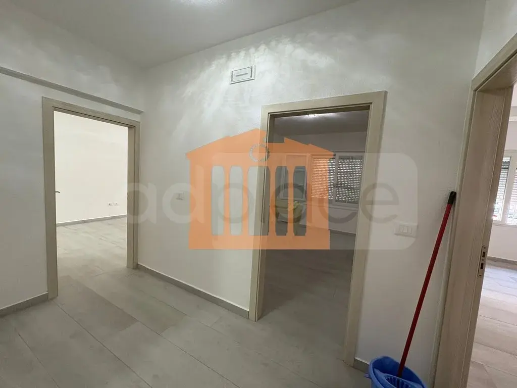Pasuri të patundshme komerciale 80 m² 1 kati